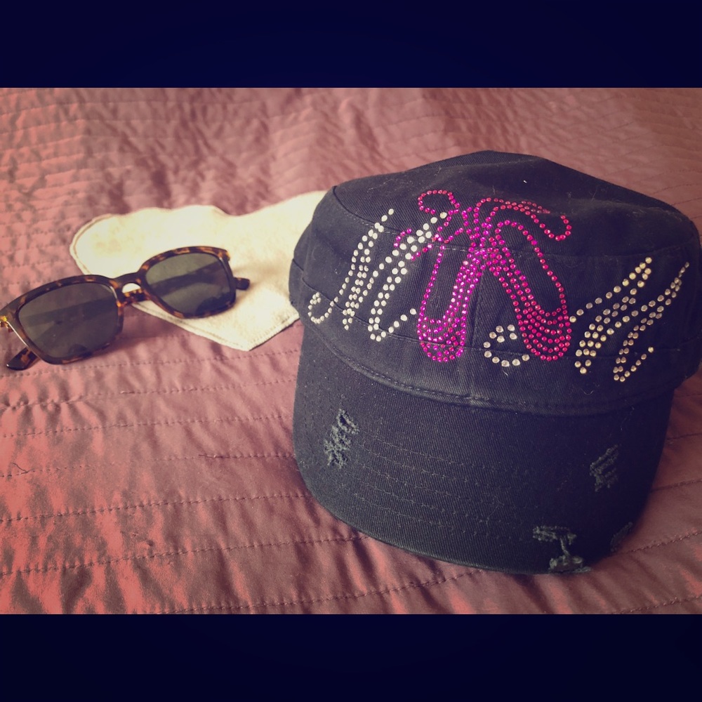 NWOT super cute ballet Mom hat!